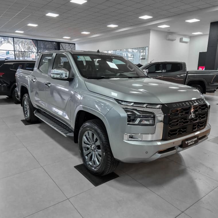 Mitsubishi TRITON 2.4 BITURBO DIESEL CD HPE-S 4X4 AUTOMÁTICO 2026/2027