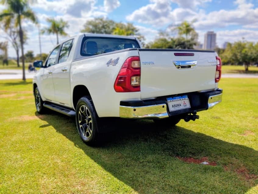 Toyota HILUX 2.8 D-4D TURBO DIESEL CD SRX 4X4 AUTOMÁTICO
