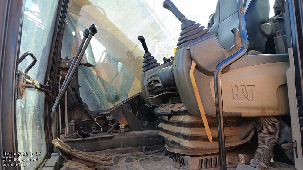 CATERPILLAR CAT 320