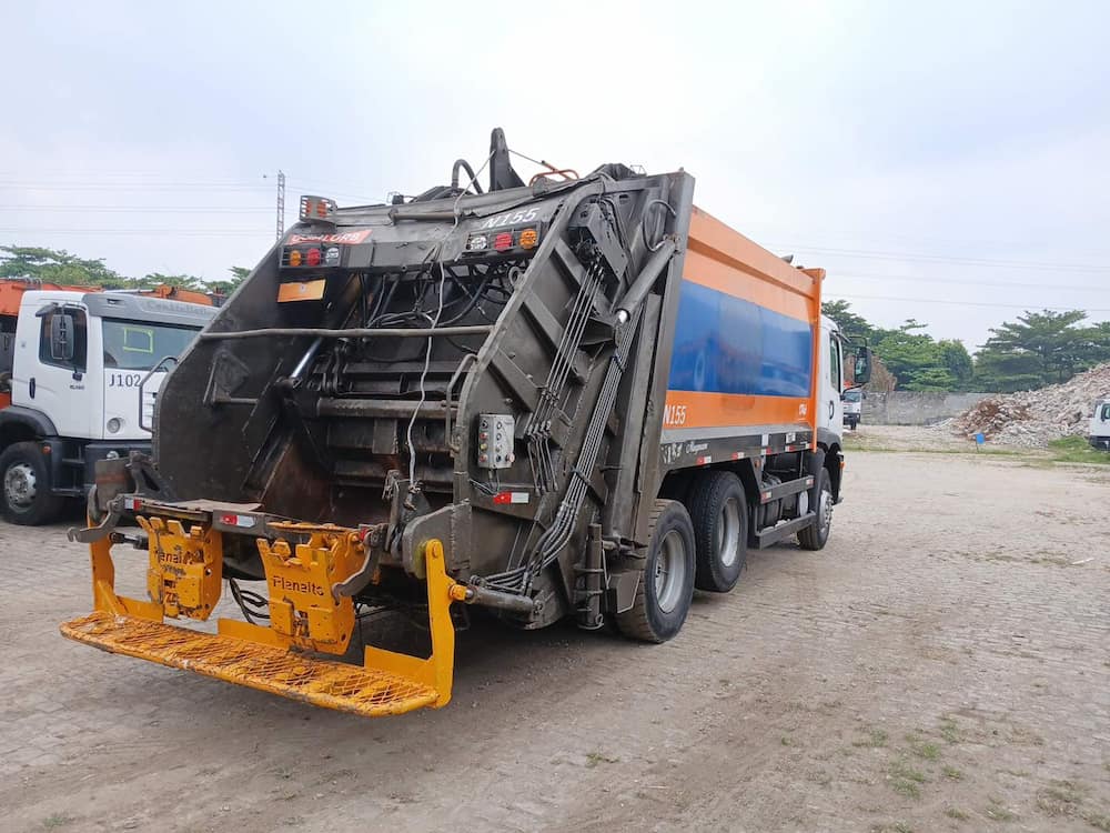 Volkswagen 24-260 E Constel. 6x2 2p (diesel)(E5)