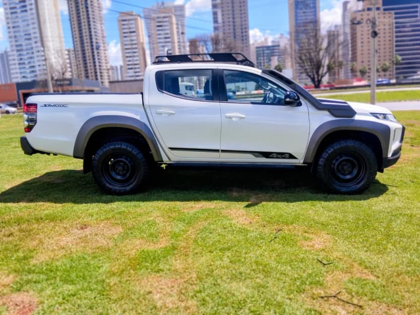 Mitsubishi L200 TRITON 2.4 16V TURBO DIESEL SPORT SAVANA CD 4P 4X4 AUTOMÁTICO