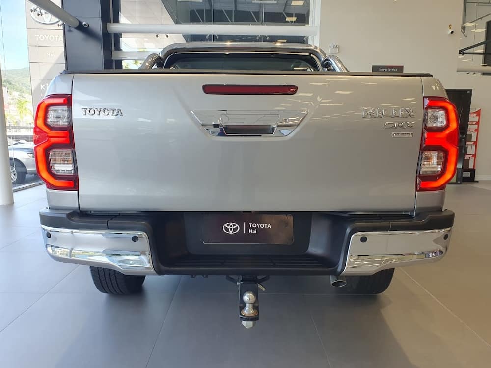 TOYOTA HILUX 2.8 D-4D TURBO DIESEL CD SRX PLUS 4X4 AUTOMÁTICO