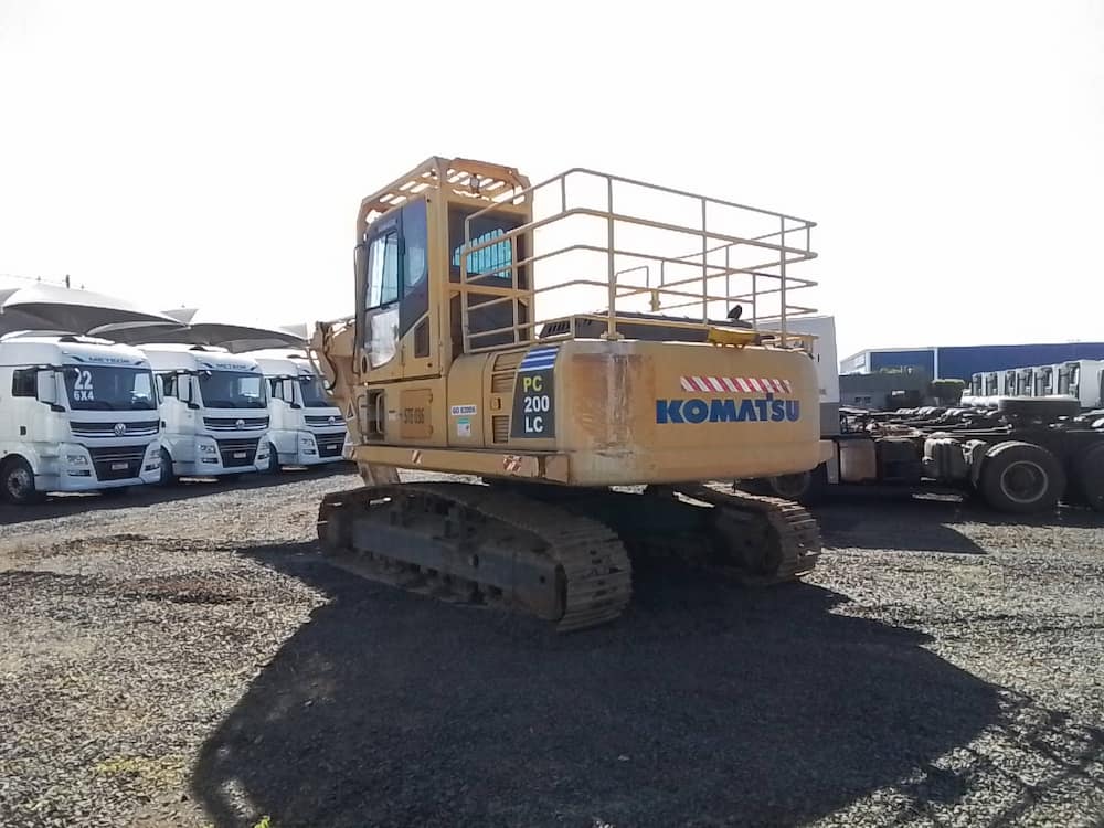 KOMATSU PC 200 LC