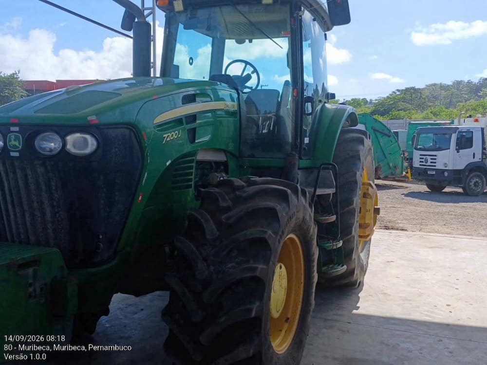JOHN DEERE 7200J