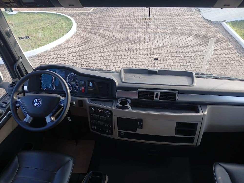 VOLKSWAGEN 29.520 METEOR 6X4