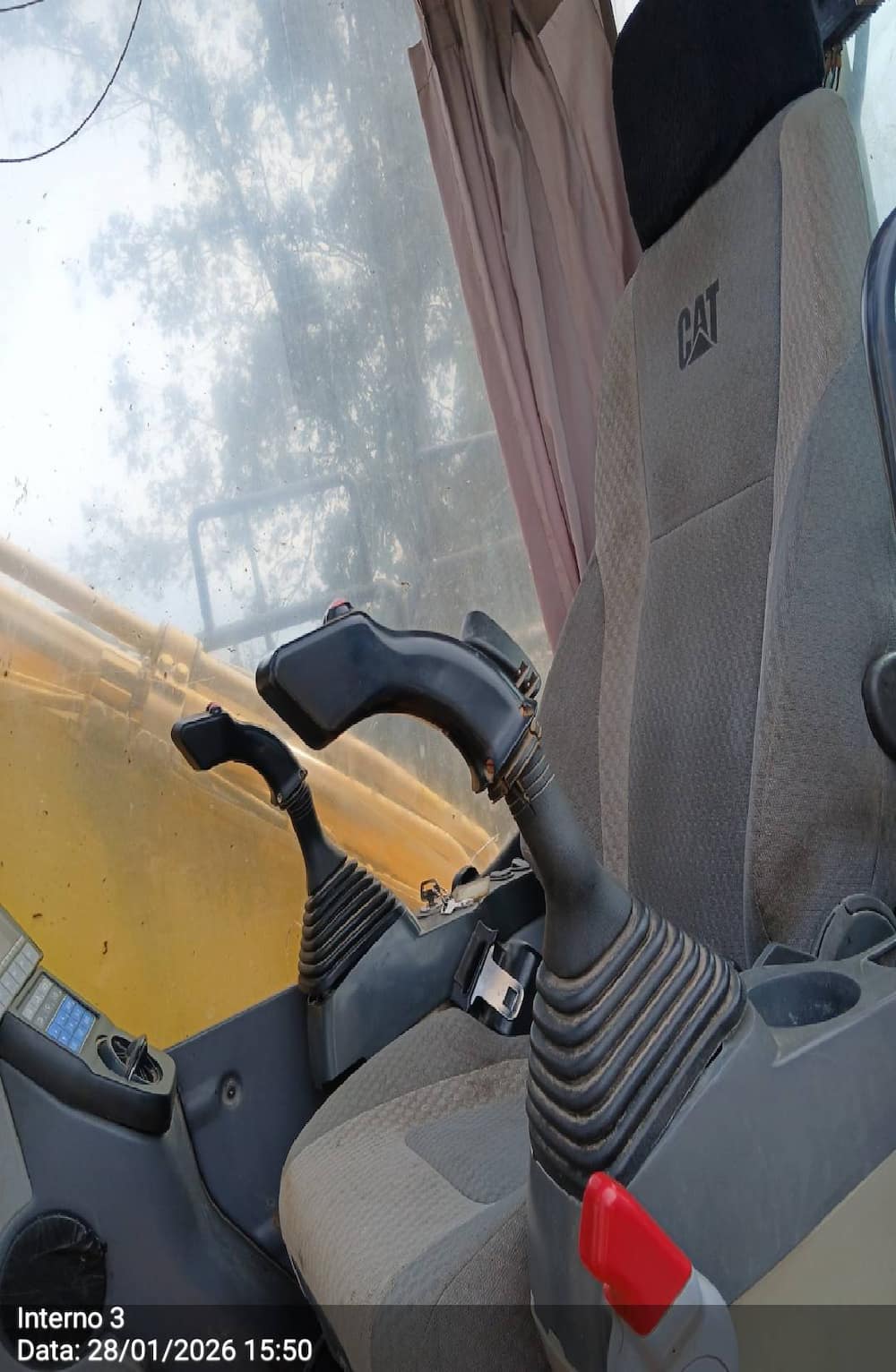 KOMATSU PC 200 LC