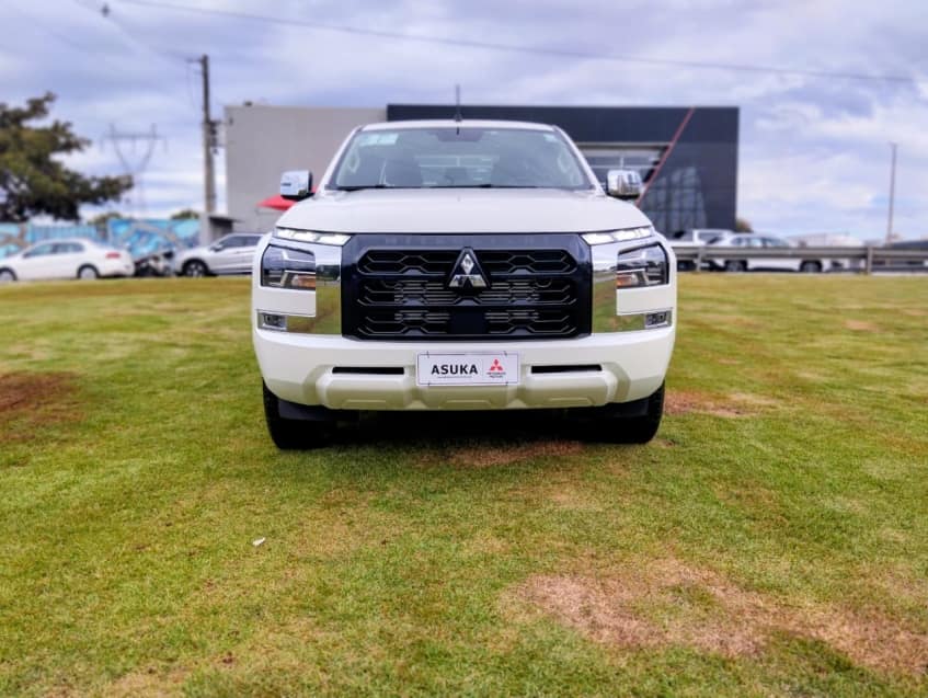 Mitsubishi TRITON 2.4 BITURBO DIESEL CD HPE 4X4 AUTOMÁTICO