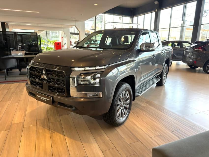Mitsubishi TRITON 2.4 BITURBO DIESEL CD HPE-S 4X4 AUTOMÁTICO 2027/2027