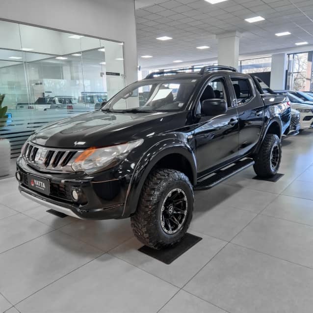 Mitsubishi L200 TRITON 2.4 16V TURBO DIESEL GL CD 4X4 MANUAL 2022/2023