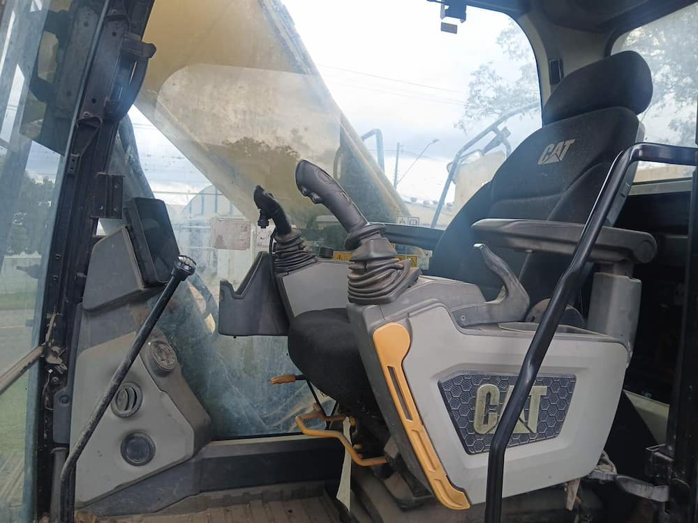 CATERPILLAR CAT 320