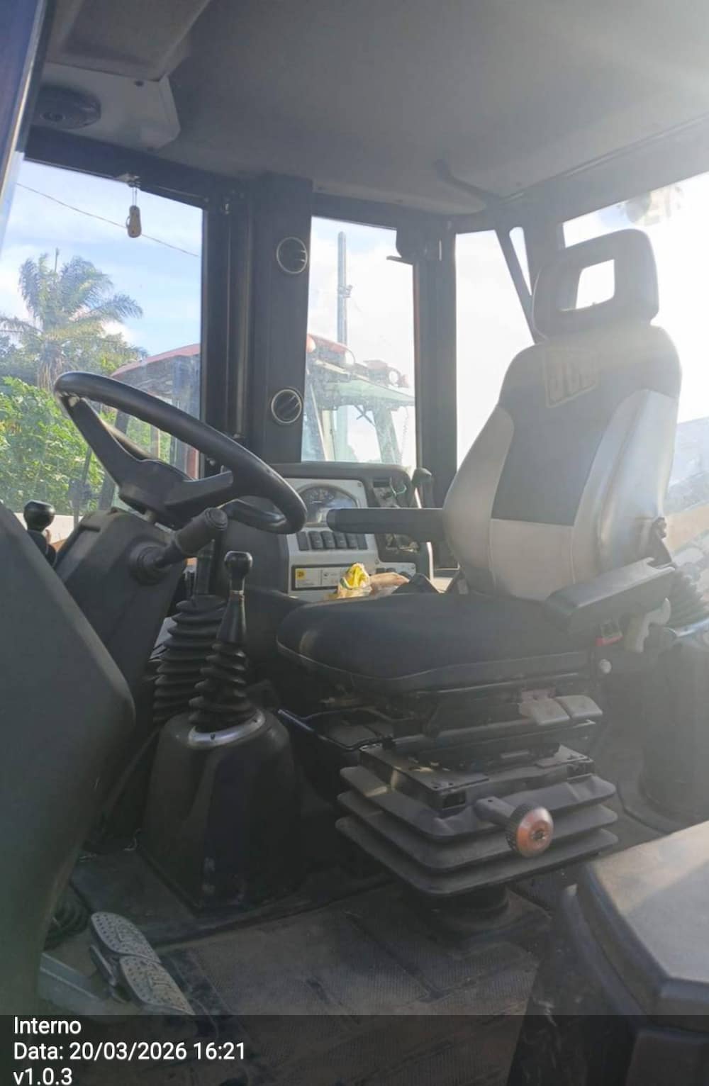 JCB RETROESCAVADEIRA