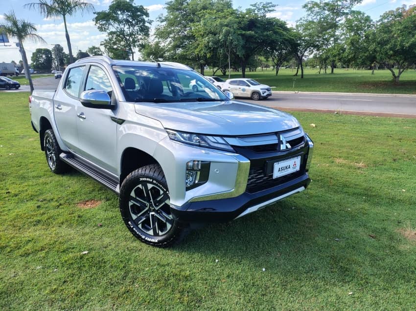 Mitsubishi L200 TRITON 2.4 16V TURBO DIESEL SPORT HPE-S CD 4P 4X4 AUTOMÁTICO 2022/2023