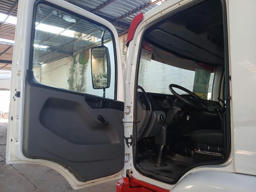 Volkswagen 31.330 Constellation 31.330 E DC