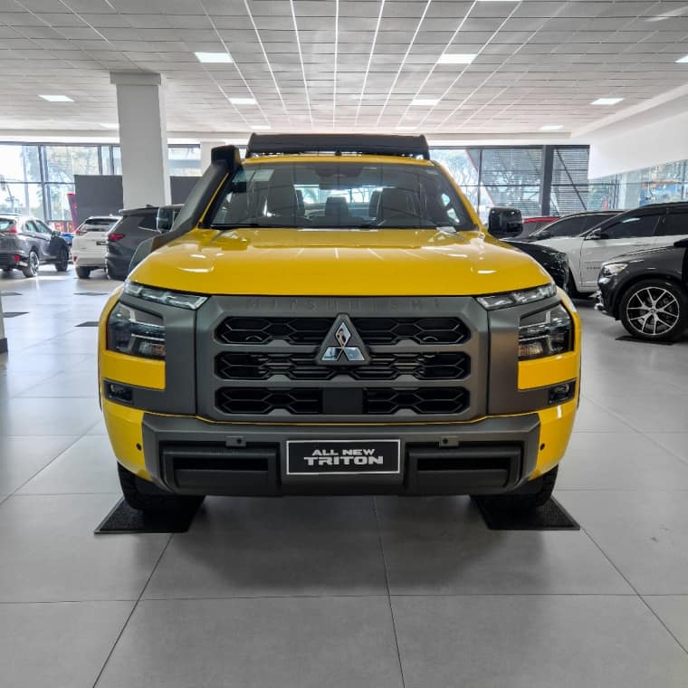 Mitsubishi TRITON 2.4 BITURBO DIESEL CD SAVANA 4X4 AUTOMÁTICO 2026/2026