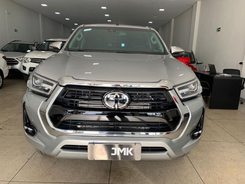 TOYOTA HILUX SRX