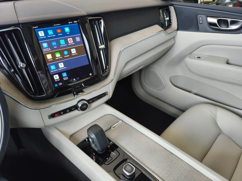 VOLVO XC 60 T8 PLUS HÍBRIDO 2024