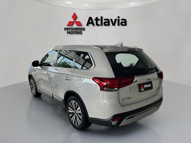 Mitsubishi Outlander 2.2 HPE -S