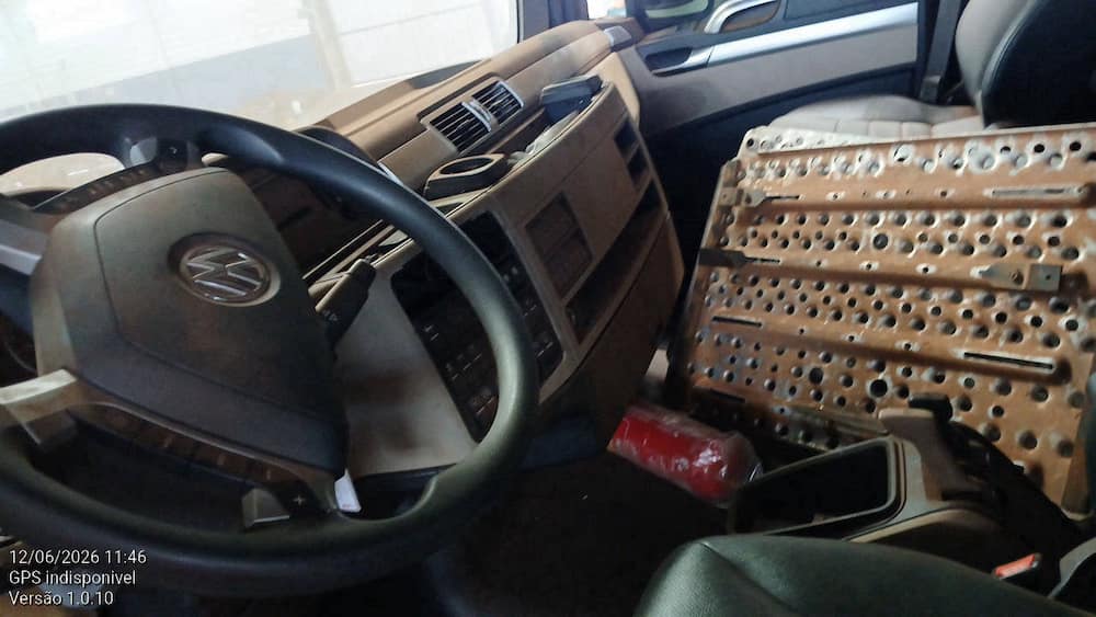 VOLKSWAGEN 29.520 METEOR 6X4