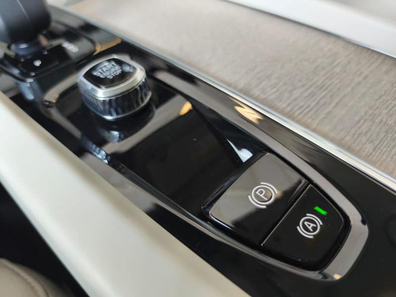 VOLVO XC 60 T8 PLUS HÍBRIDO 2024