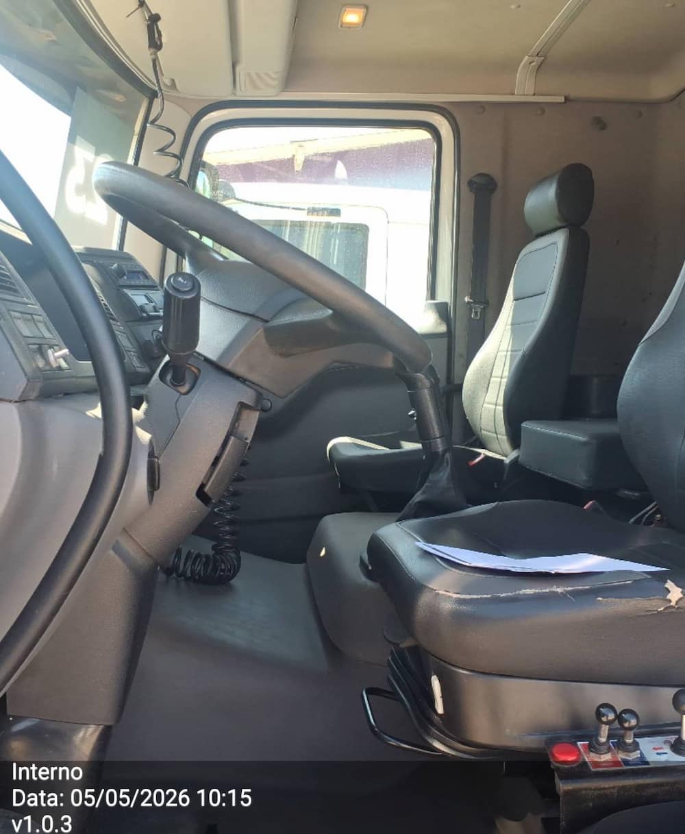 VOLKSWAGEN 30-280 CONSTELLATION 2P DIESEL E5 8X2