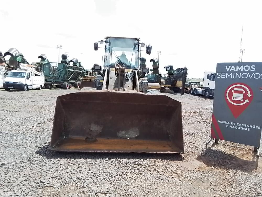 KOMATSU WA200