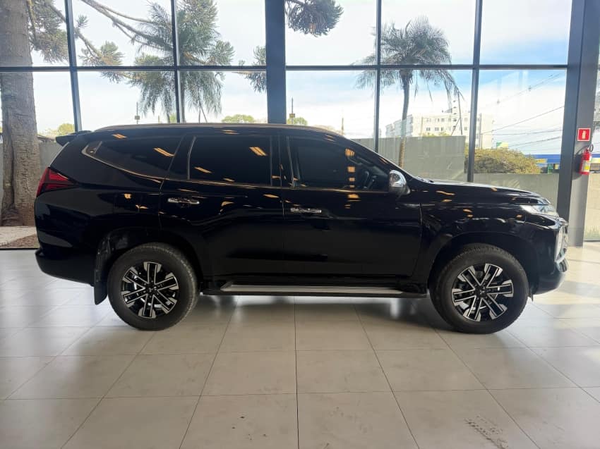 Mitsubishi PAJERO SPORT 2.4 16V MIVEC TURBO DIESEL HPE-S AWD AUTOMÁTICO 2023/2024