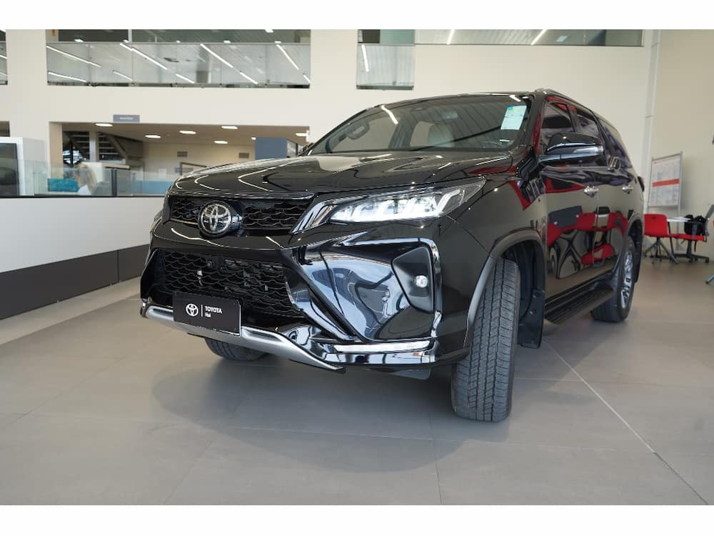 TOYOTA HILUX SW4 2.8 D-4D TURBO DIESEL DIAMOND 7L 4X4 AUTOMÁTICO