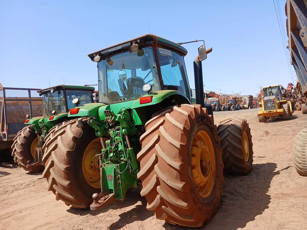 JOHN DEERE 7230J