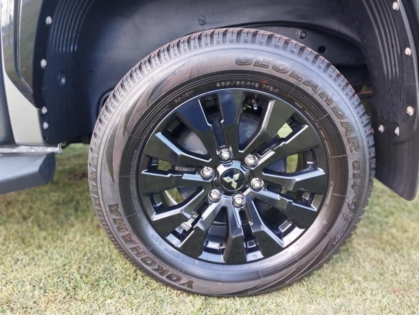 Mitsubishi TRITON 2.4 BITURBO DIESEL CD KATANA 4X4 AUTOMÁTICO