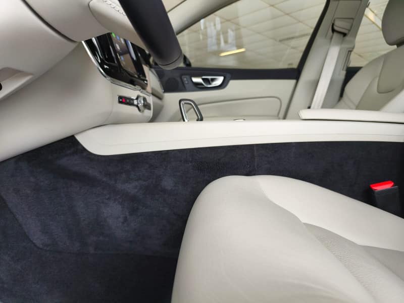 VOLVO XC 60 T8 PLUS HÍBRIDO 2024