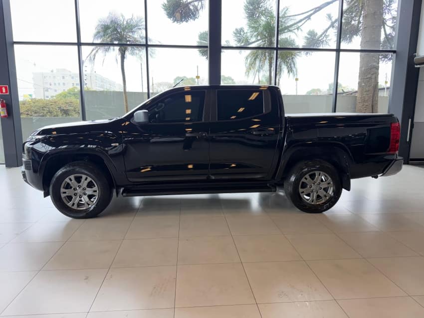 Mitsubishi TRITON 2.4 BITURBO DIESEL CD GLS 4X4 AUTOMÁTICO 2025/2026