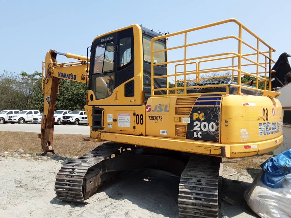 KOMATSU PC 200 LC