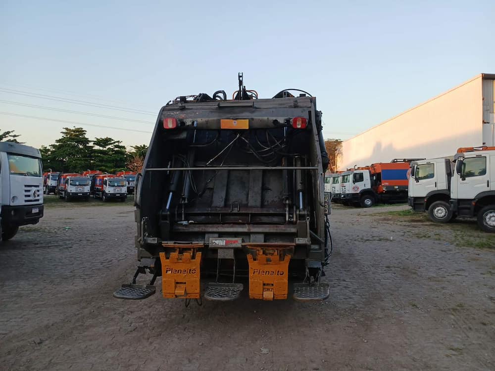 Volkswagen 24-260 E Constel. 6x2 2p (diesel)(E5)