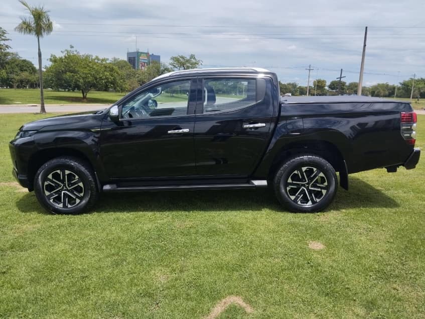 Mitsubishi L200 TRITON 2.4 TURBO DIESEL 4X4 AT SPORT HPE-S