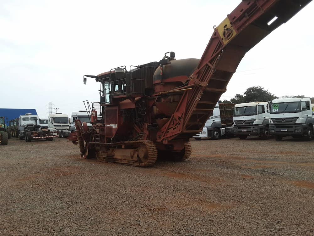 CASE 8810