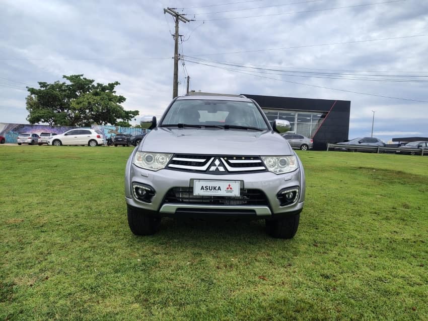 Mitsubishi PAJERO 3.2 HPE 4X4 7 LUGARES 16V TURBO INTERCOOLER DIESEL 4P AUTOMÁTICO 2017/2018