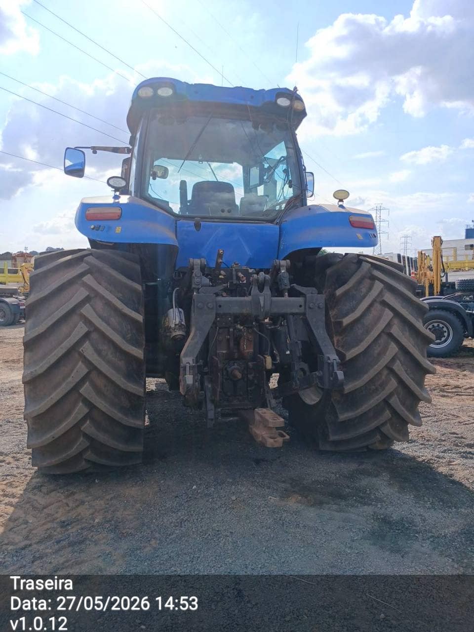 NEW HOLLAND T 8.325