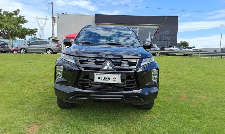 Mitsubishi PAJERO SPORT 2.4 16V MIVEC TURBO DIESEL LEGEND BLACK AWD AUTOMÁTICO 2024/2025