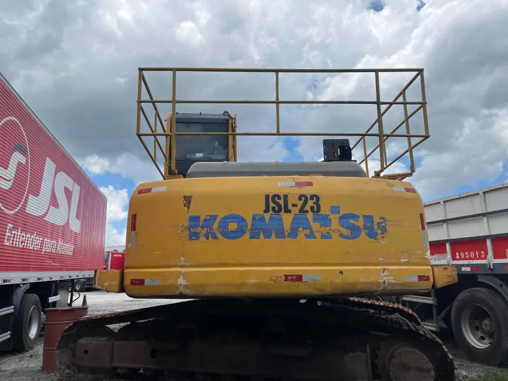KOMATSU PC 200 LC