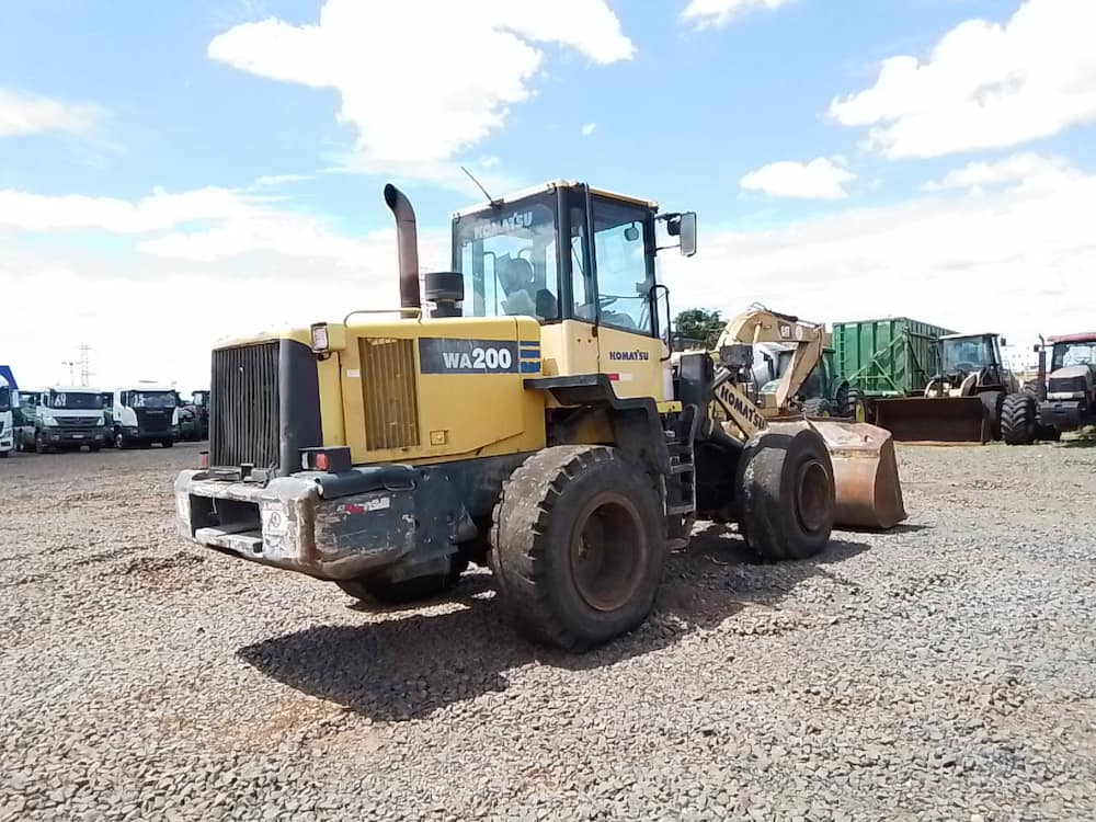 KOMATSU WA200