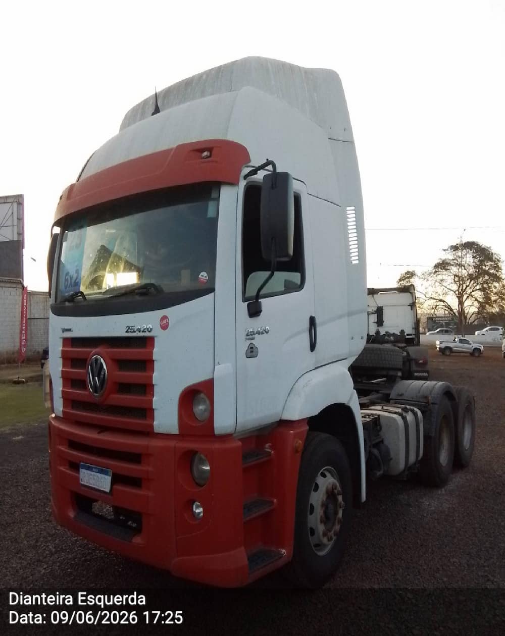 VOLKSWAGEN 25.420 CTC 6X2