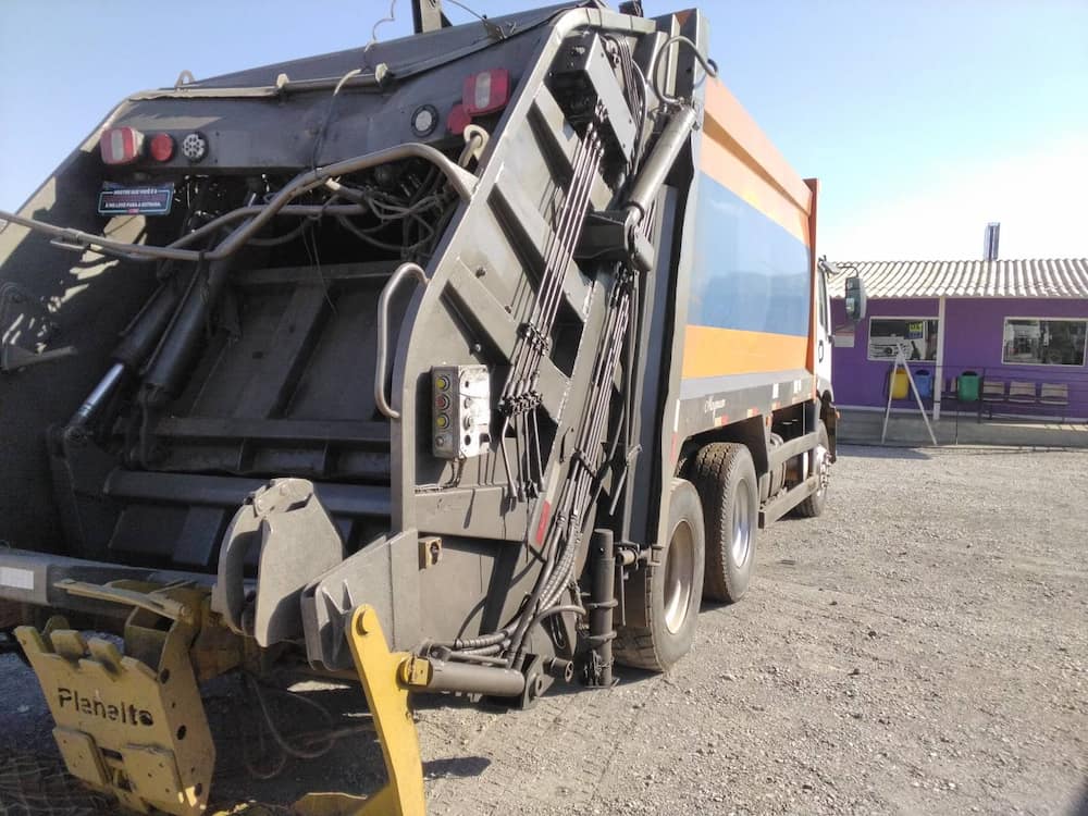 Volkswagen 24-260 E Constel. 6x2 2p (diesel)(E5)