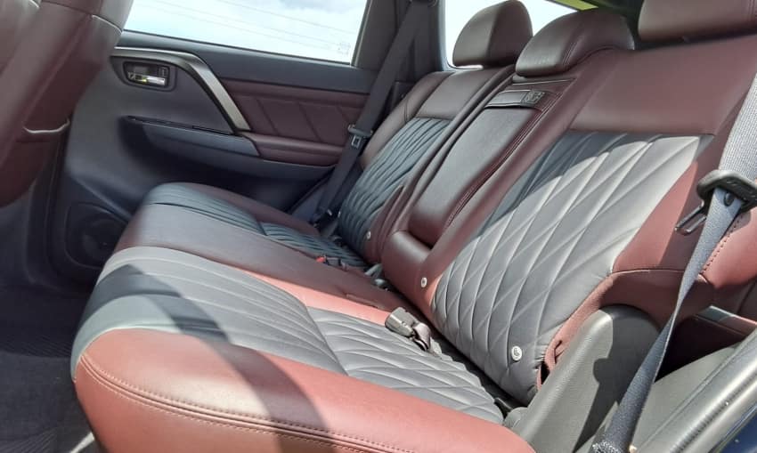 Mitsubishi PAJERO SPORT 2.4 16V MIVEC TURBO DIESEL LEGEND BLACK AWD AUTOMÁTICO 2024/2025