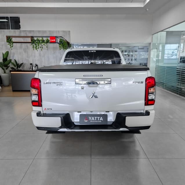 Mitsubishi L200 TRITON 2.4 16V TURBO DIESEL SPORT HPE-S CD 4P 4X4 AUTOMÁTICO 2024/2025