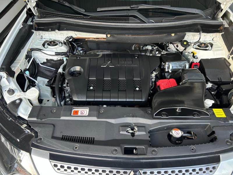 Mitsubishi Outlander 2.2 HPE -S