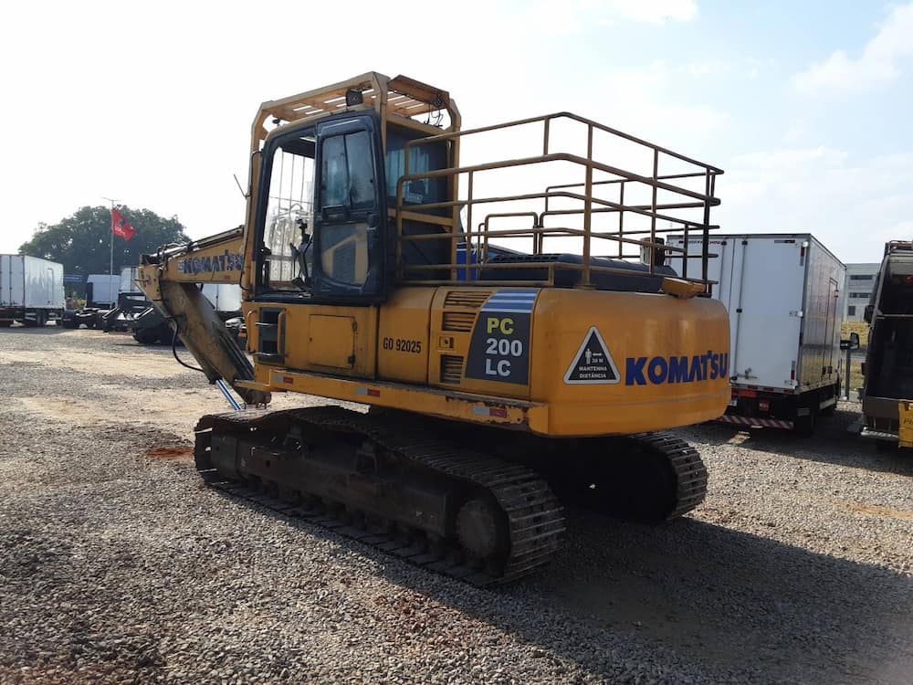 KOMATSU PC 200 LC
