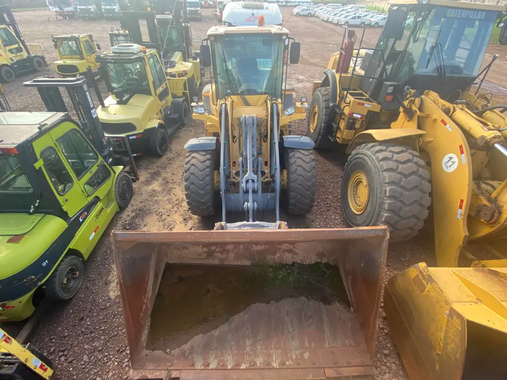 VOLVO L90F