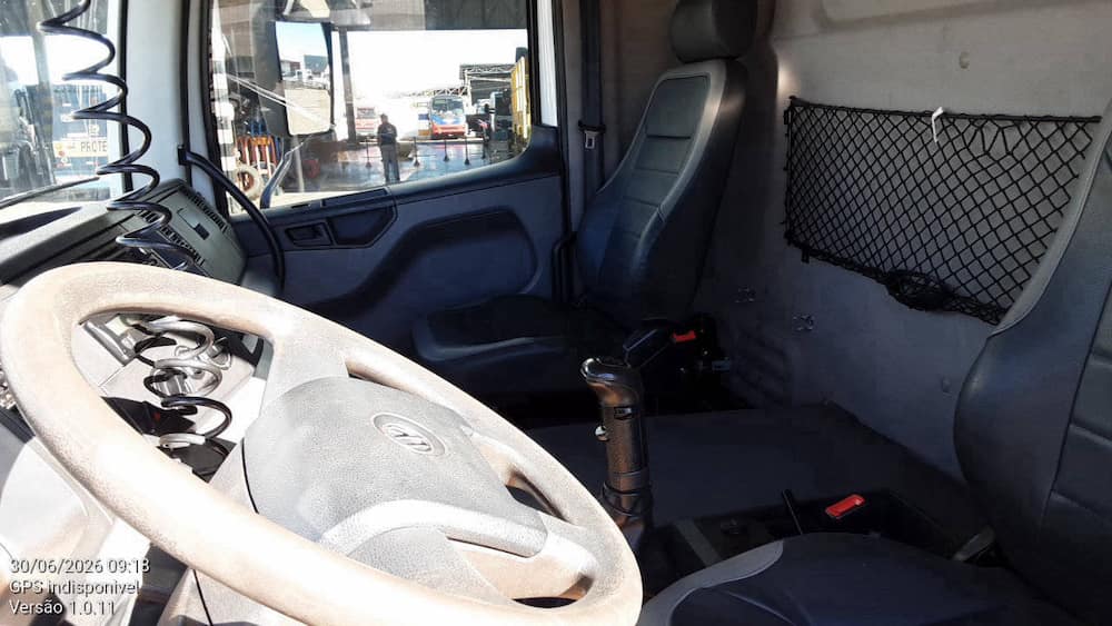 VOLKSWAGEN 31-330 E CONSTEL. 2P DIESEL E5 6X4