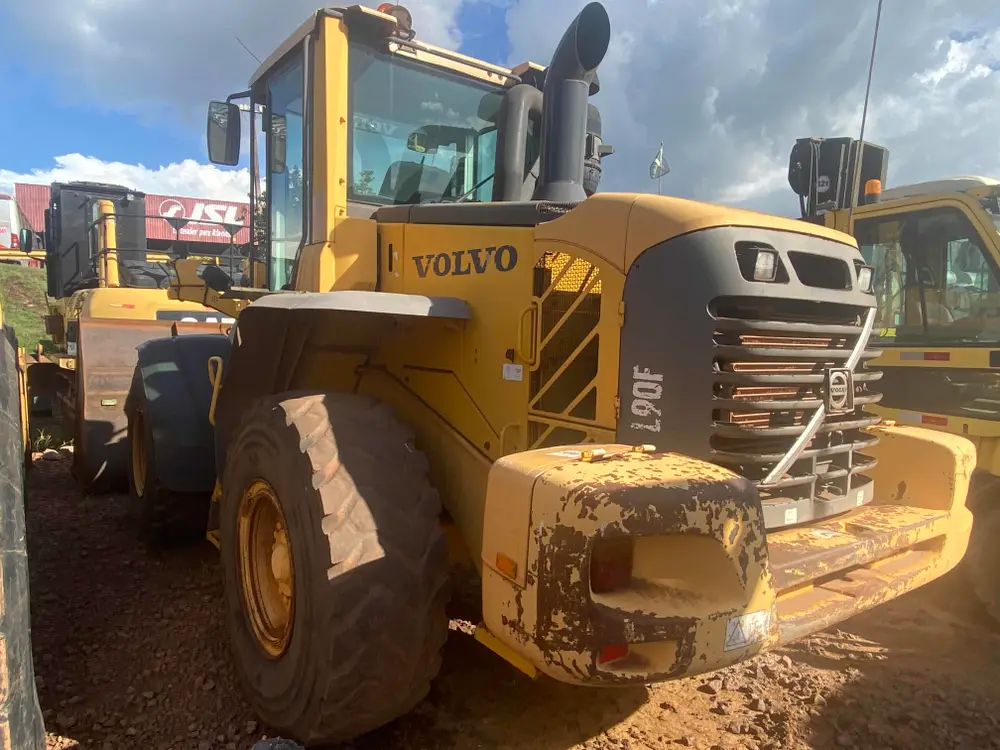VOLVO L90F