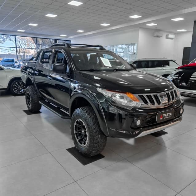Mitsubishi L200 TRITON 2.4 16V TURBO DIESEL GL CD 4X4 MANUAL 2022/2023
